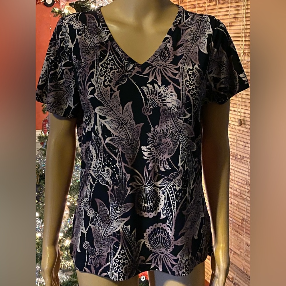 Zena Black and Pink Floral V-Neck Tee